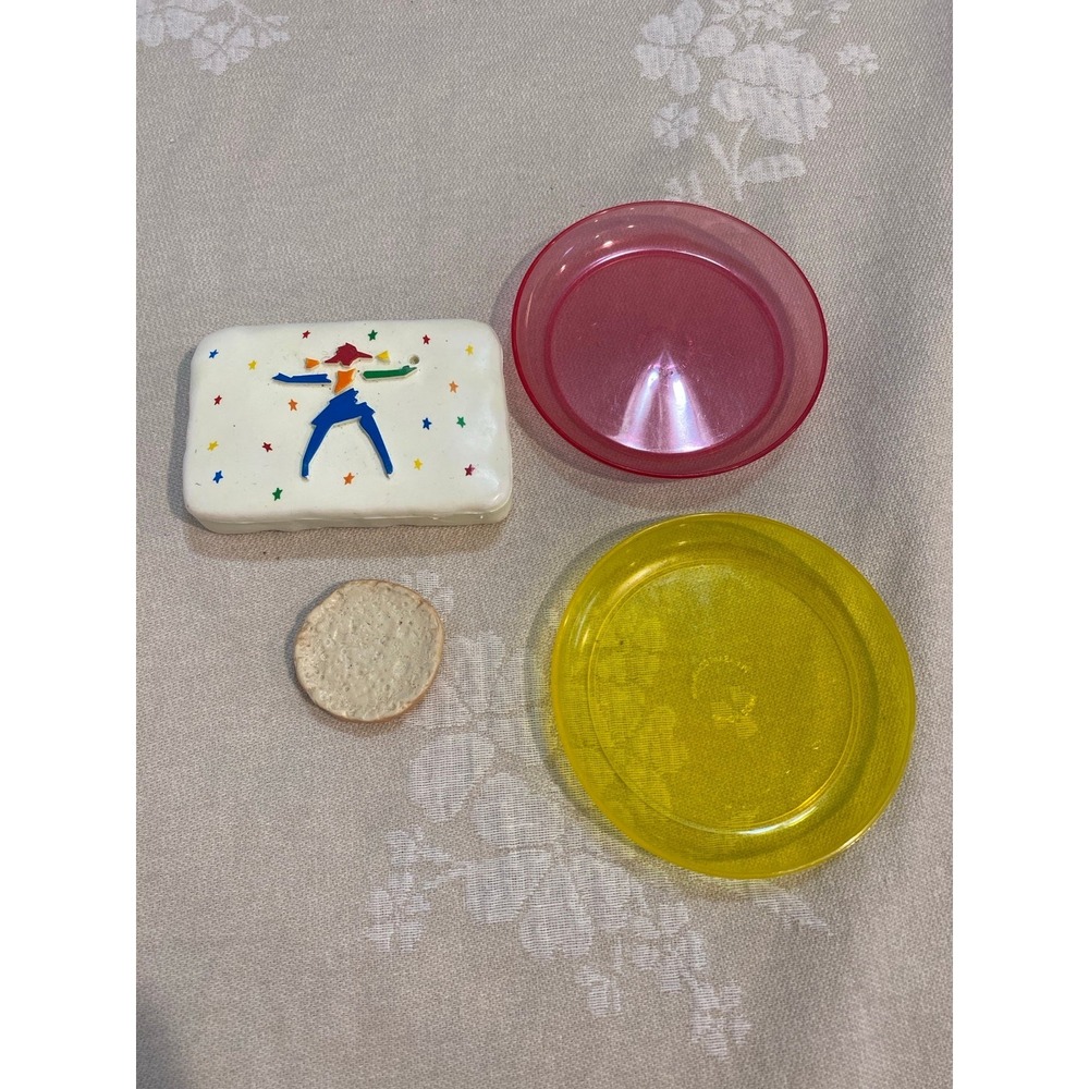 American Girl Outfit of Today Patio Set,‎ Birthday Cake, Plates, half Bun